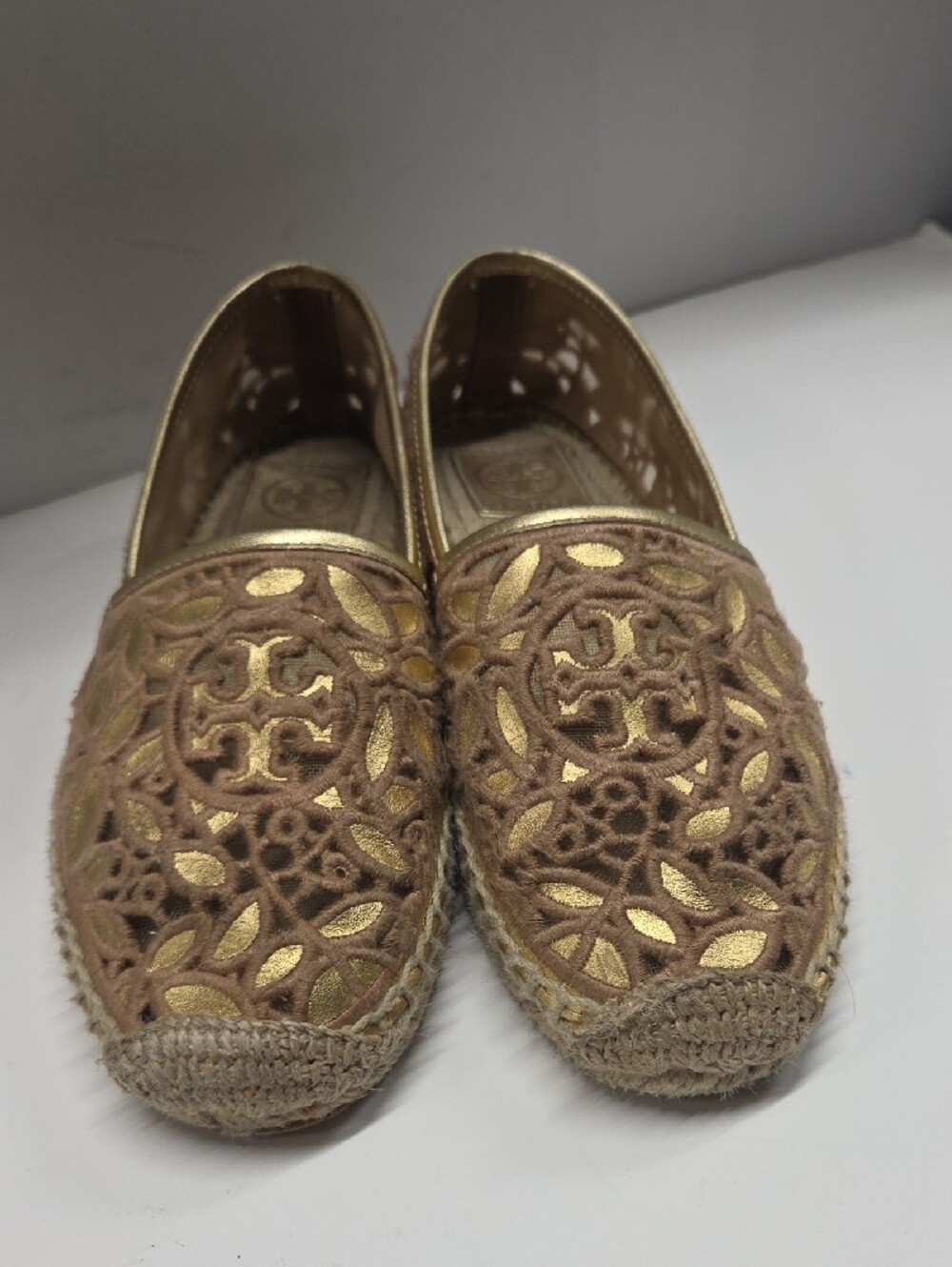Tory Burch Tan and Gold Laser-Cut Espadrille Flats Sizec6.5 - Picture 2 of 8